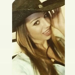 Meet your Posher, Sara-peri